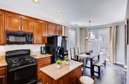 North Natomas House | GIANNO SILVER Downtown, Airport, Grill, Garage Yard, Walk To Parks Tennis Courts
