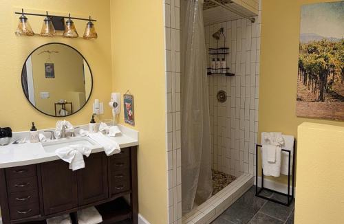 Glen Ellen Hotel | Glen Ellen Inn Secret Cottages