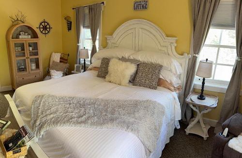 Glen Ellen Hotel | Glen Ellen Inn Secret Cottages