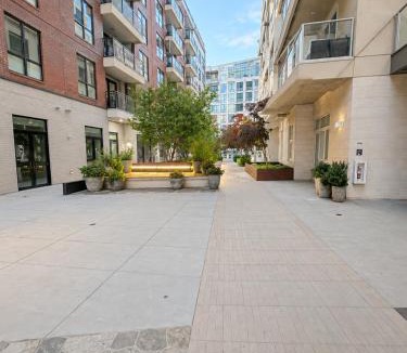 Downtown Apartment | Glendale Luxe Stays - Downtown