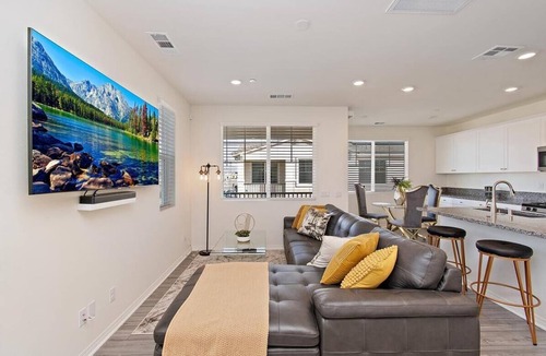 Fontana Condo | Golden Condo
