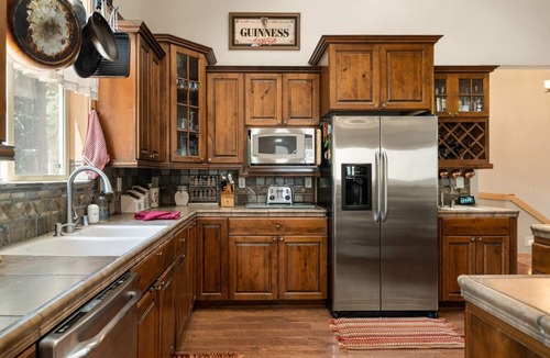Lake Almanor West House | Golf Course Lake Almanor West Home w/Hot Tub & Lake View!