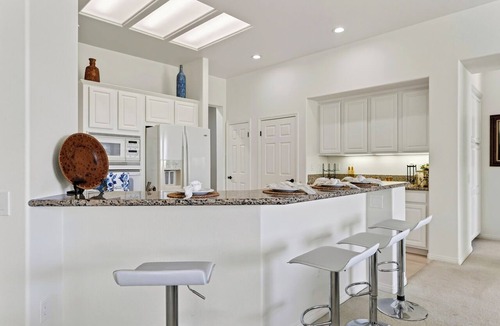 Desert Palms House | Golf Views + BBQ Patio | Mins to Indian Wells | Palm & Par