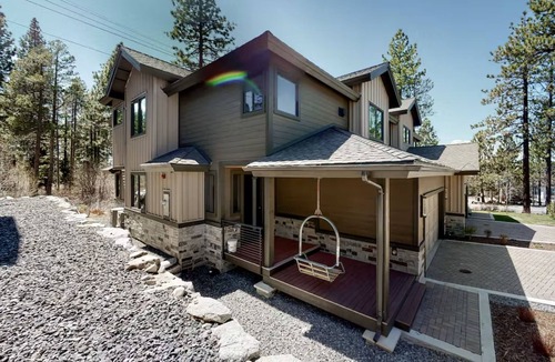South Lake Tahoe Villa | Gondola Vista 4 Bedroom Villa w/Hot Tub