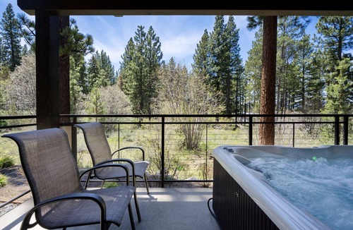 South Lake Tahoe Villa | Gondola Vista 4 Bedroom Villa w/Hot Tub