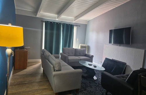 Fremont House | Gorgeous 1-bedroom house with AC in friendly Fremont