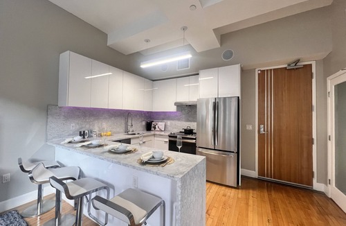 Historic Core House | Gorgeous 2 Bedroom in Downtown Los Angeles!