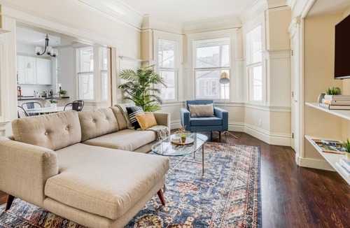 Russian Hill Apartment | Gorgeous 3 BR Condo in North Beach, Near Landmarks