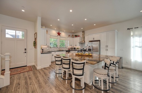 Folsom House | Gorgeous 4-bedroom house steps to Historic Folsom's Sutter Street & Lake Natoma