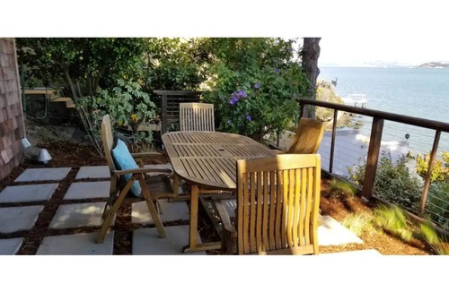 San Rafael House | GORGEOUS BAYSIDE BUNGALOW WITH PRIVATE TERRACE