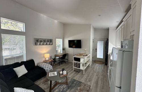 Poway House | ⭐️Gorgeous Private Detached Gueshouse⭐️