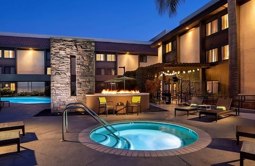 Milpitas Apartment | Great Deal! Modern Living Near Winchester Mystery House! Outdoor Pool Available!