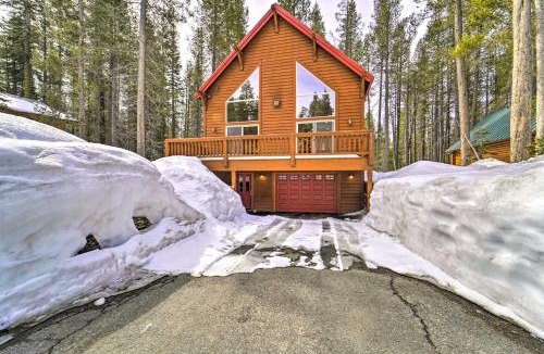 Soda Springs House | Great for Groups Soda Springs Cabin with Deck!