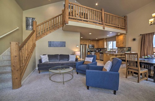 Soda Springs House | Great for Groups Soda Springs Cabin with Deck!