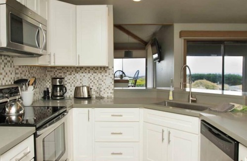 Bodega Bay House | Grebe - Big 5 bedroom on the 8th fairway, great views.
