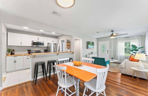 Lakeshore South House | Groovy Grove - Team Joseph Ellen