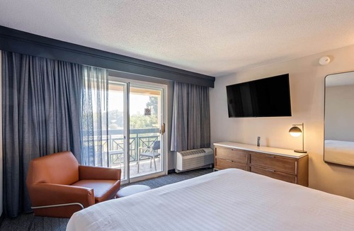 San Ramon Hotel | Group Vacay! 3 Pet-friendly Units, with Free Parking and Outdoor Pool!
