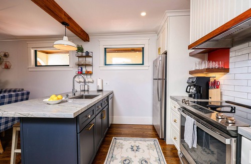 Park West Apartment | Guest Suite 1 Bedroom and Studio