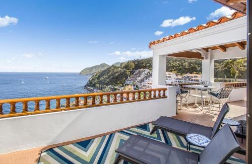 Avalon House | H1872 - Hamilton Cove Villa 18-72