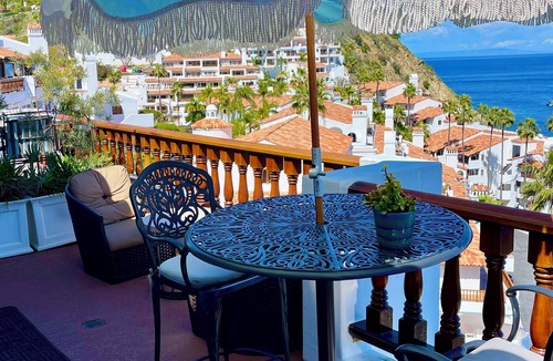 Avalon Villa | Hamilton Cove ocean front luxury Villa Spectacular Views w/electric cart