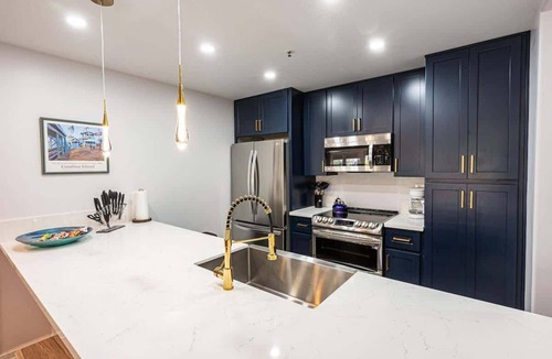 Avalon Condo | Hamilton Cove With Zero Steps and Golf Cart