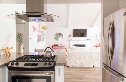 Beach Barber Tract Condo | Hamilton I by Avantstay Beach House! Rooftop Deck Newly Renovated Bungalow