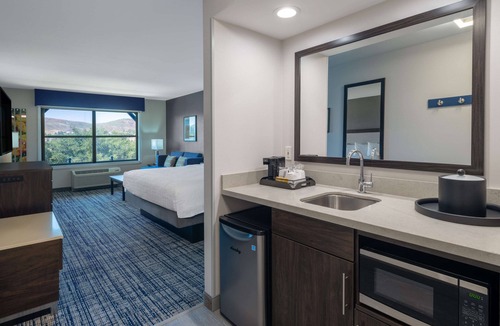 Agoura Hills Hotel | Hampton Inn & Suites Agoura Hills