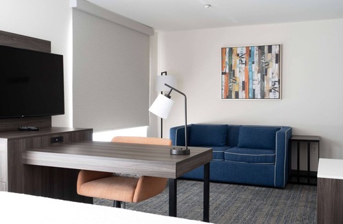 Seal Beach Hotel | Hampton Inn & Suites Seal Beach