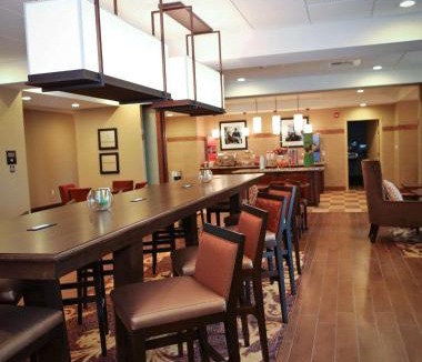 Union City Hotel | Hampton Inn Union City