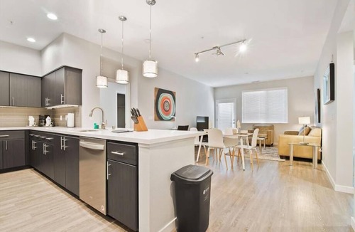 Menlo Park Apartment | Hand rail, Security & Heating | Near Stanford Hospital | Menlo Park