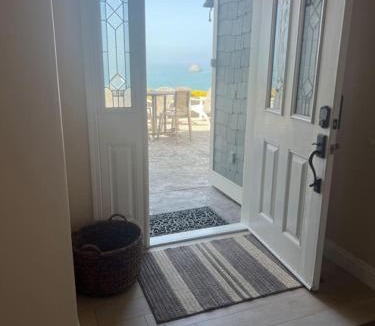 Trinidad House | Harbor Moon l Stunning Trinidad Harbor Ocean Views