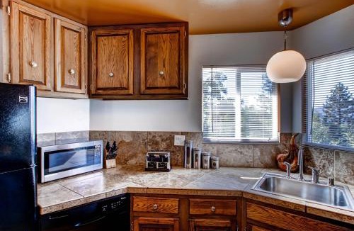 Yosemite Forks House | Harmony Hilltop Hideaway