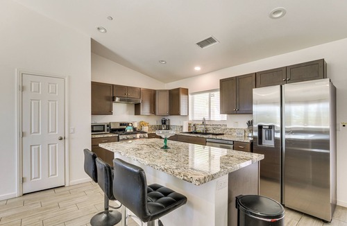 Desert Hot Springs House | Heart of Dtwn Desert Hot Springs! Stylish Retreat