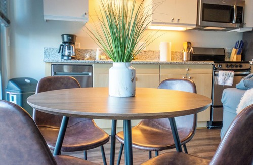 East Village Apartment | Heart of Gaslamp Lovely Plush APT