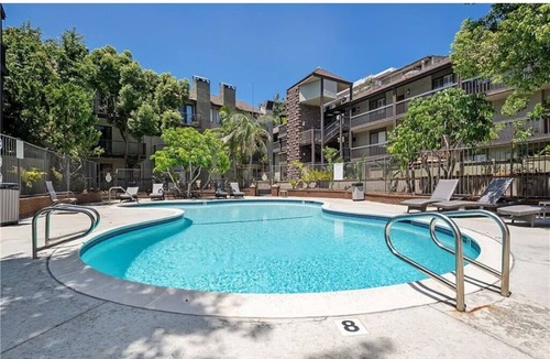Pasadena Condo | Heart of Pasadena - Walkable/Bikeable to hospitals, Old Town and Caltech/PCC