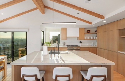 Mission Hills House | Heated Pool-Jacuzzi-King Bed-City Views-Chic Decor