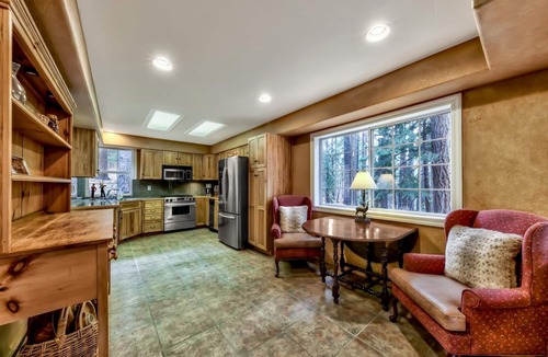 South Lake Tahoe House | Heavenly Mountain Gem - Pets, Hot Tub