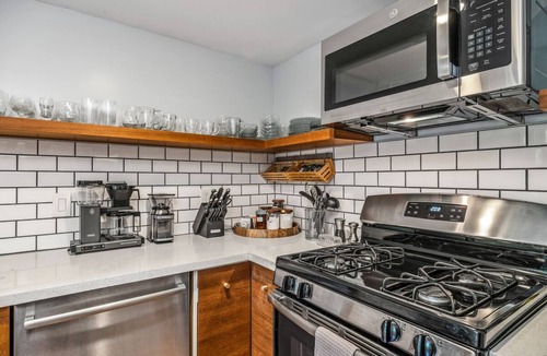 Los Feliz Apartment | Hidden Oasis at Griffith Park