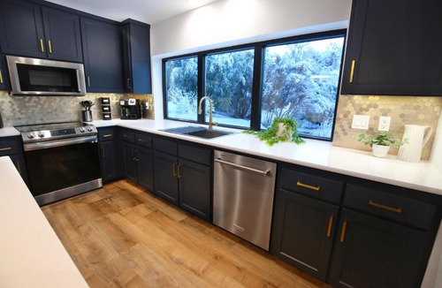 Oakhurst House | High End A-Frame - Hot Tub - Awesome Views - Yosemite - Electric Vehicle Friendly - Sleeps 10