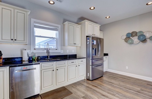Topsail Beach House | High-end duplex with many amenities, just a short walk to the beach or sound.