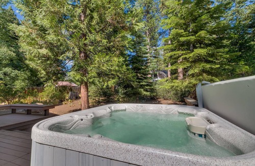 Lake Forest House | High Sierra at Dollar Point By Tahoe Getaways - Hot Tub, Dogs OK, Fenced Yard