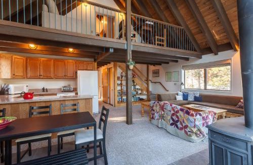 Serene Lakes House | Hillside Haven