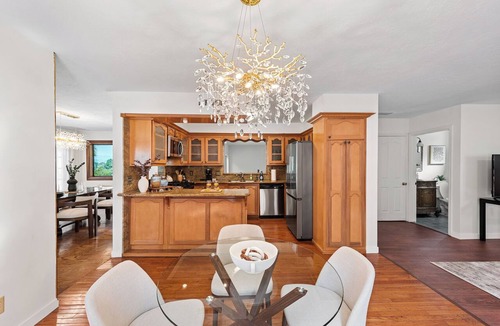 Silver Lake House | Hilltop 3BR - Park2Cars, Pets OK, W/D + Office Den