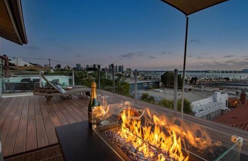 Middletown House | Hilltop Hacienda – Private Villa Panoramic Views