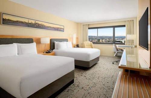 Burlingame Hotel | Hilton San Francisco Airport Bayfront