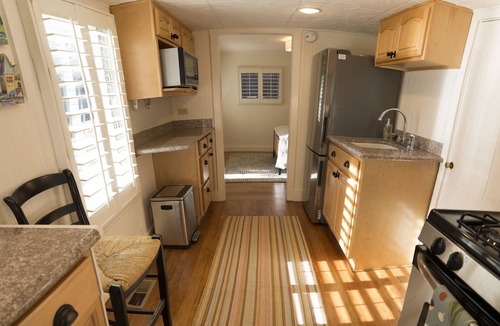 Los Gatos Cottage | Historic Cottage Adjacent to Downtown Los Gatos — Walking Score is a 10!