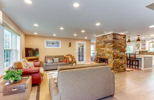 Dahlonega House | Historic Dahlonega Home w/Hot Tub & Porch!