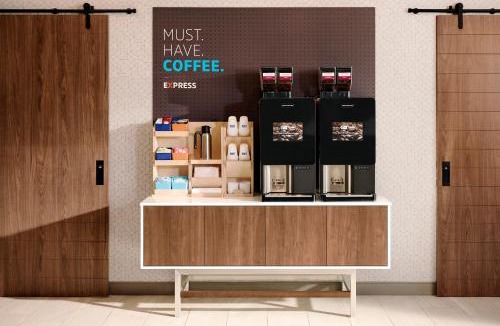 Hesperia Hotel | Holiday Inn Express Hotel & Suites Hesperia by IHG