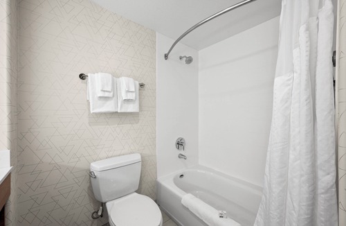Lincoln Hotel | Holiday Inn Express Hotel & Suites Lincoln by IHG