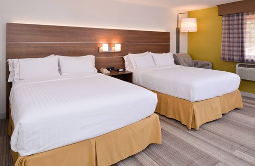 Palm Desert Hotel | Holiday Inn Express Palm-Desert by IHG